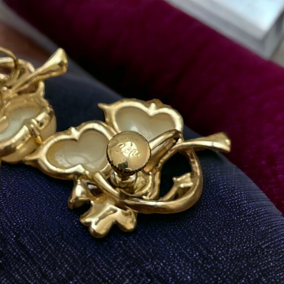 1950’s Coro Screw Back Earrings - Picture 3 of 3